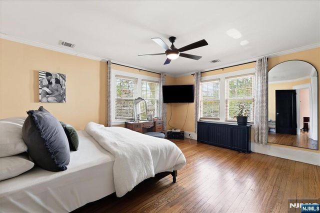 187 Kings Court, Teaneck, NJ 07666
