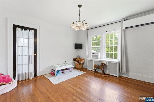 187 Kings Court, Teaneck, NJ 07666