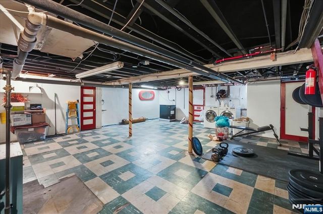 187 Kings Court, Teaneck, NJ 07666