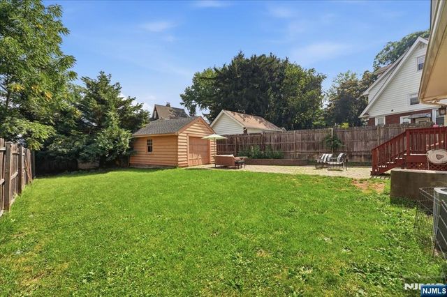 187 Kings Court, Teaneck, NJ 07666