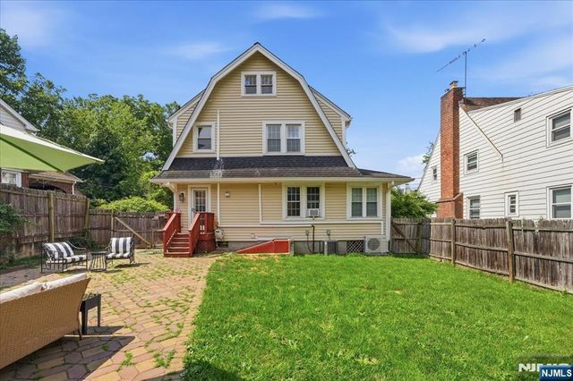 187 Kings Court, Teaneck, NJ 07666