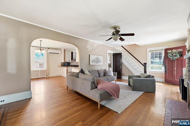 187 Kings Court, Teaneck, NJ 07666