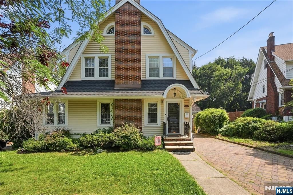 187 Kings Court, Teaneck, NJ 07666
