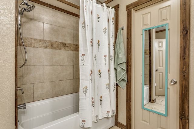 401 Ashwood Street, Azle, TX 76020