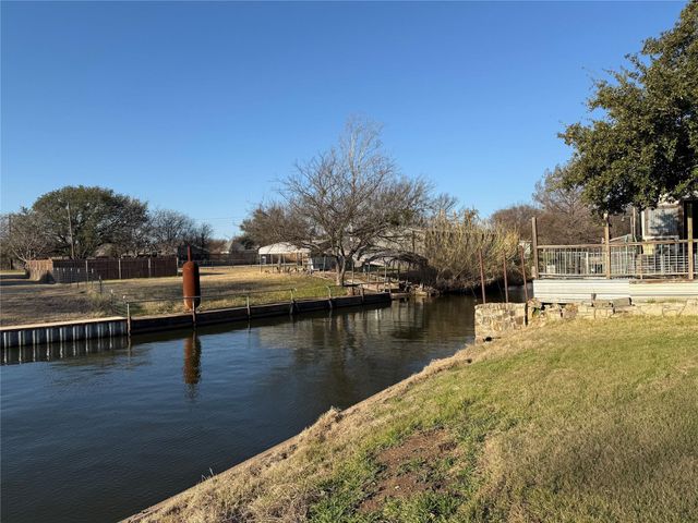 3905 Montgomery Drive, Granbury, TX 76049