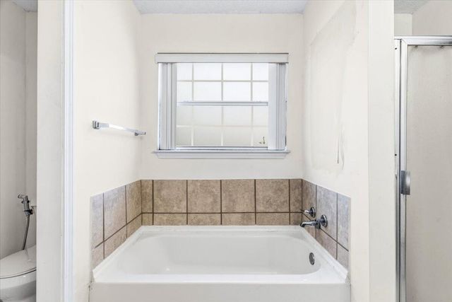 7095 Jasper Street, Navarre, FL 32566