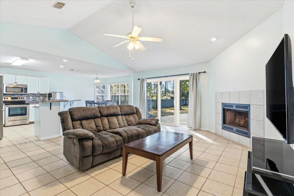 7095 Jasper Street, Navarre, FL 32566