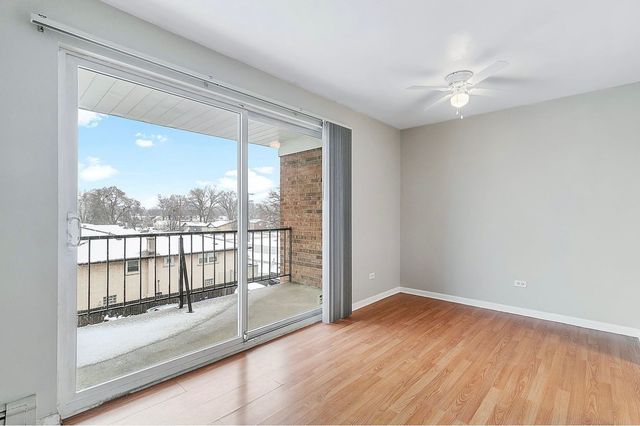 4410 W 111th Street 303, Oak Lawn, IL 60453