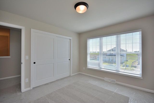 1214 Arrowood CIRCLE W, Oconomowoc, WI 53066