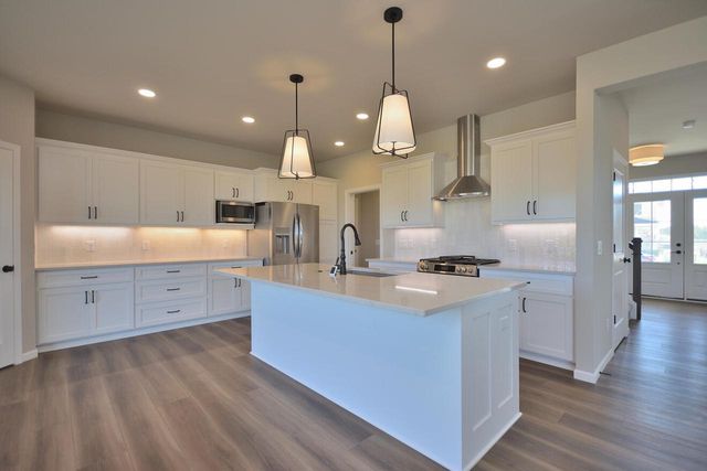 1214 Arrowood CIRCLE W, Oconomowoc, WI 53066