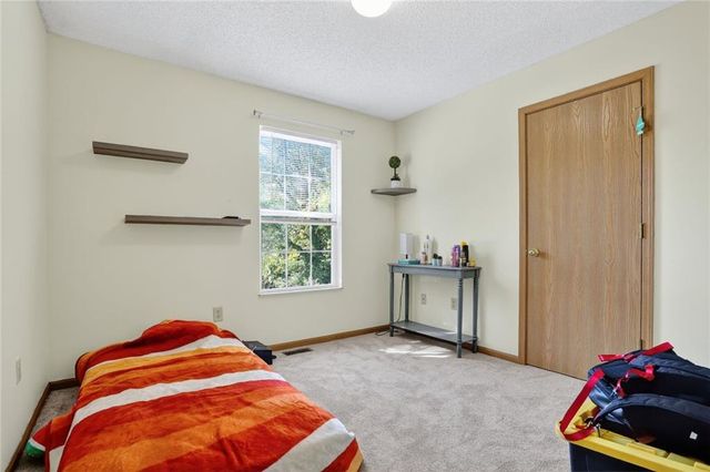 4507 N Fuller Avenue, Kansas City, MO 64117