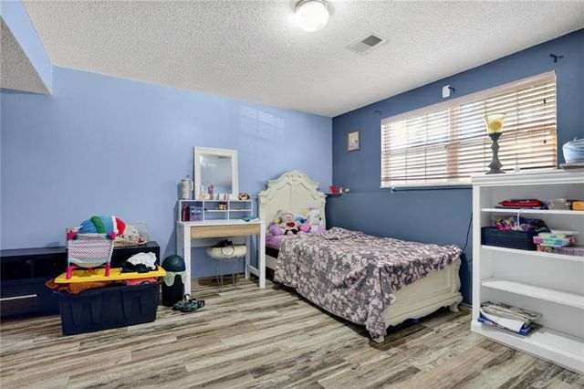 4507 N Fuller Avenue, Kansas City, MO 64117