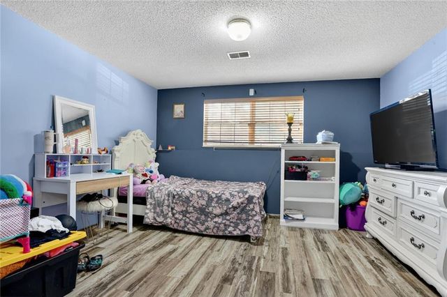 4507 N Fuller Avenue, Kansas City, MO 64117