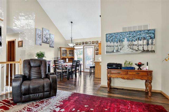 4507 N Fuller Avenue, Kansas City, MO 64117