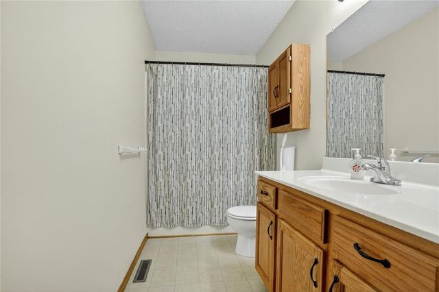 4507 N Fuller Avenue, Kansas City, MO 64117