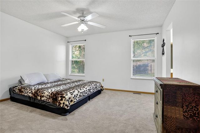 4507 N Fuller Avenue, Kansas City, MO 64117