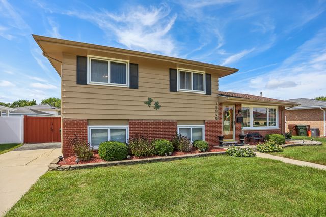 18040 Olympia Drive, Country Club Hills, IL 60478
