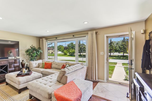 18040 Olympia Drive, Country Club Hills, IL 60478