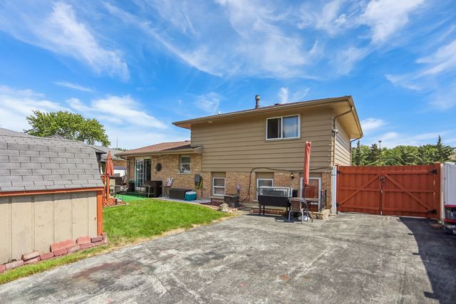 18040 Olympia Drive, Country Club Hills, IL 60478