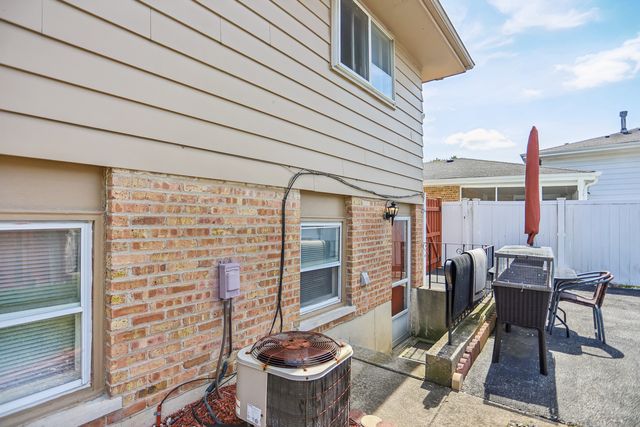 18040 Olympia Drive, Country Club Hills, IL 60478