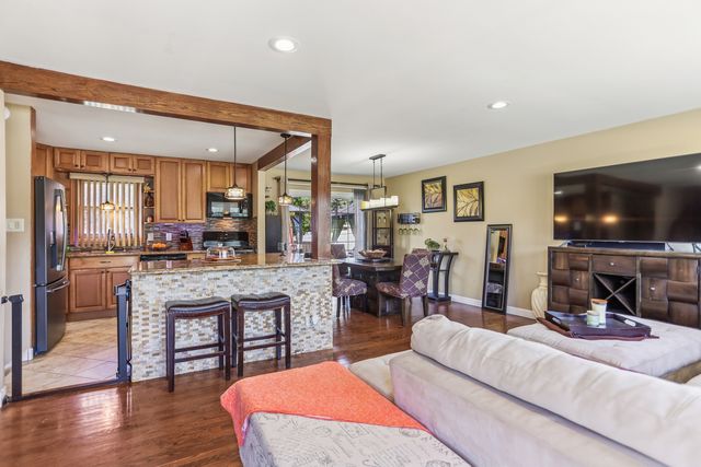 18040 Olympia Drive, Country Club Hills, IL 60478