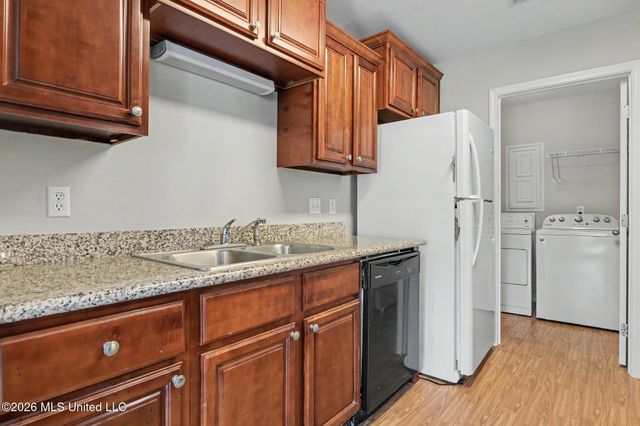 2313 Paula Circle, Ocean Springs, MS 39564