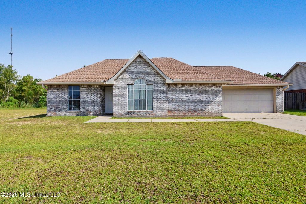 2313 Paula Circle, Ocean Springs, MS 39564
