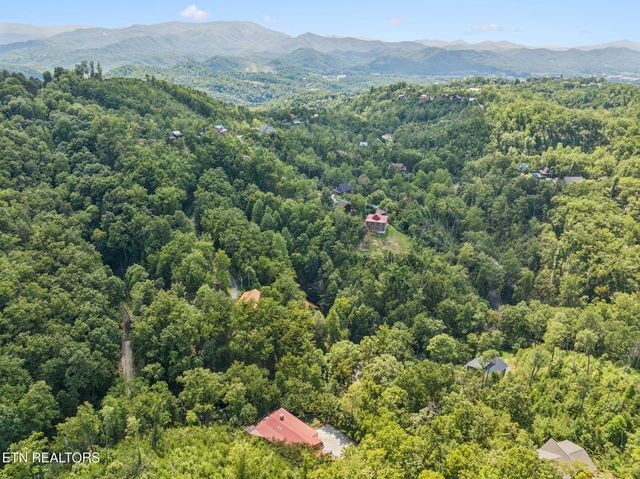 2029 Windy Lane, Sevierville, TN 37876