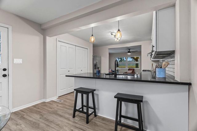 1404 E Alan ROAD, Oak Creek, WI 53154