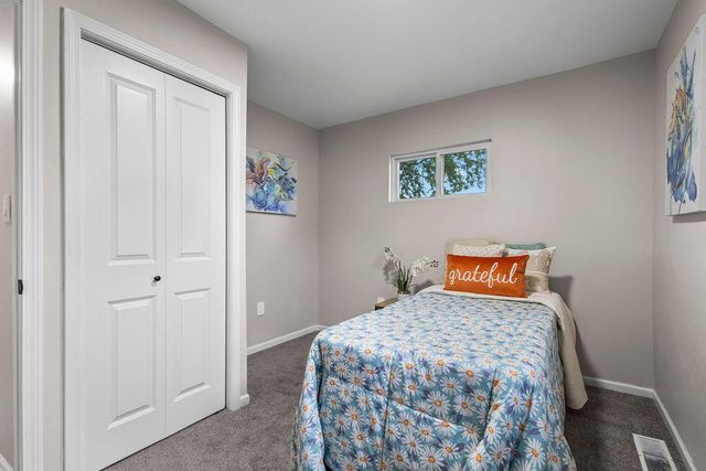 1404 E Alan ROAD, Oak Creek, WI 53154