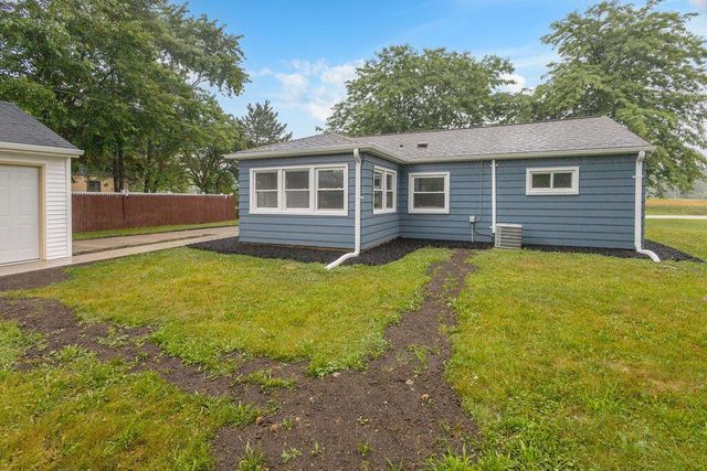 1404 E Alan ROAD, Oak Creek, WI 53154