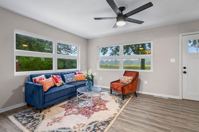 1404 E Alan ROAD, Oak Creek, WI 53154