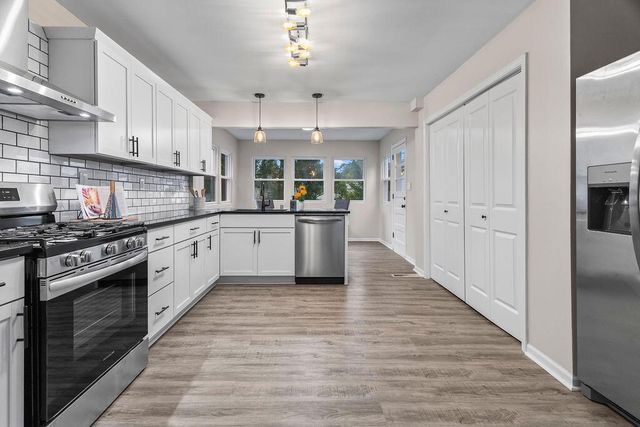 1404 E Alan ROAD, Oak Creek, WI 53154