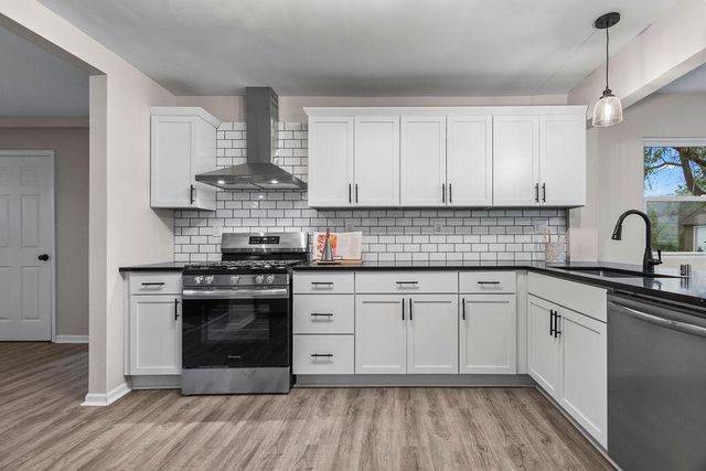 1404 E Alan ROAD, Oak Creek, WI 53154