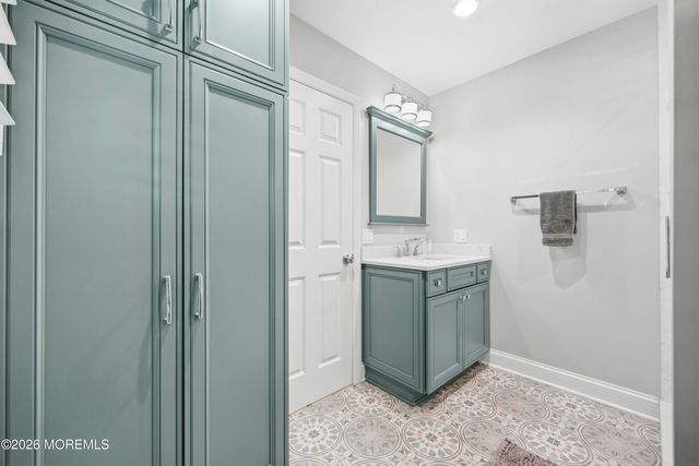 4 Storm Road, Lincroft, NJ 07738