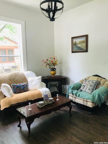 339 N Washington Ave, New Braunfels, TX 78130