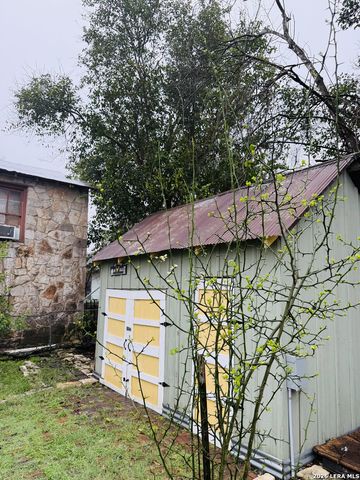339 N Washington Ave, New Braunfels, TX 78130
