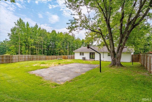 1988 Alan Lane, Newburgh, IN 47630