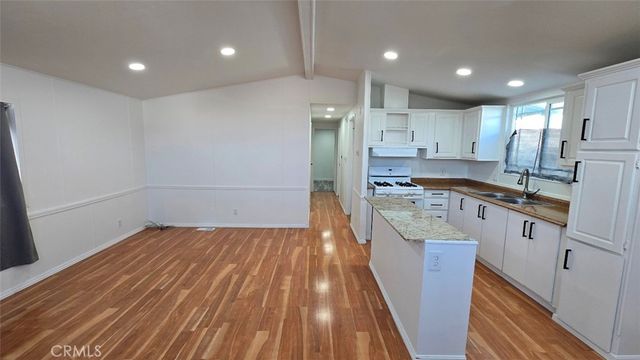 16949 S Western Spc 22A Avenue, Gardena, CA 90247
