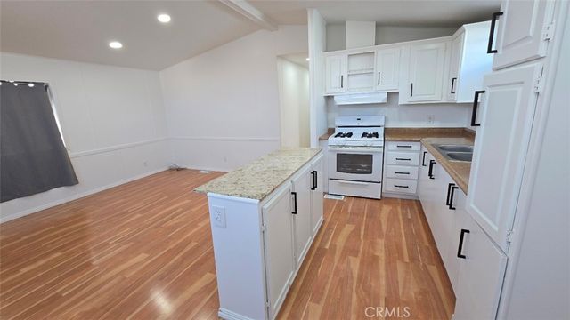 16949 S Western Spc 22A Avenue, Gardena, CA 90247