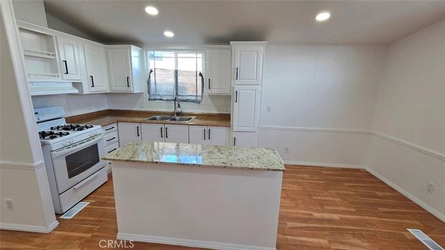 16949 S Western Spc 22A Avenue, Gardena, CA 90247