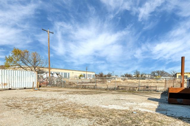 598 Grant Road, Mineral Wells, TX 76067