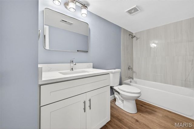 9004 Cardinal Terrace, St Louis, MO 63144