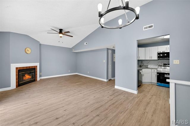 9004 Cardinal Terrace, St Louis, MO 63144