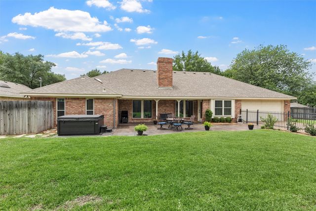 9600 Old Farm Road, Woodway, TX 76712