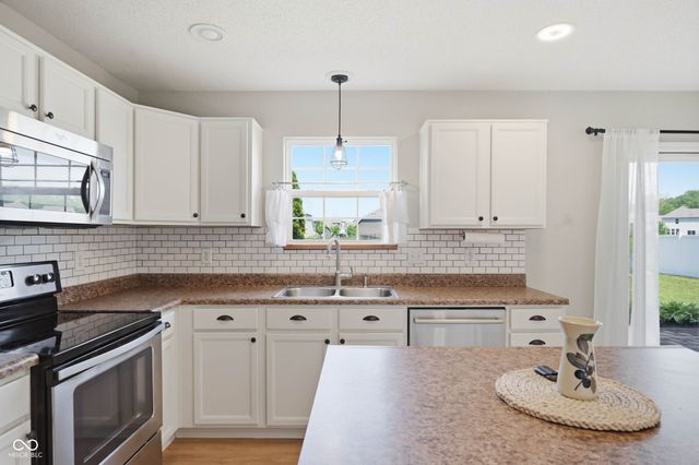 4634 Amesbury Place, Westfield, IN 46062