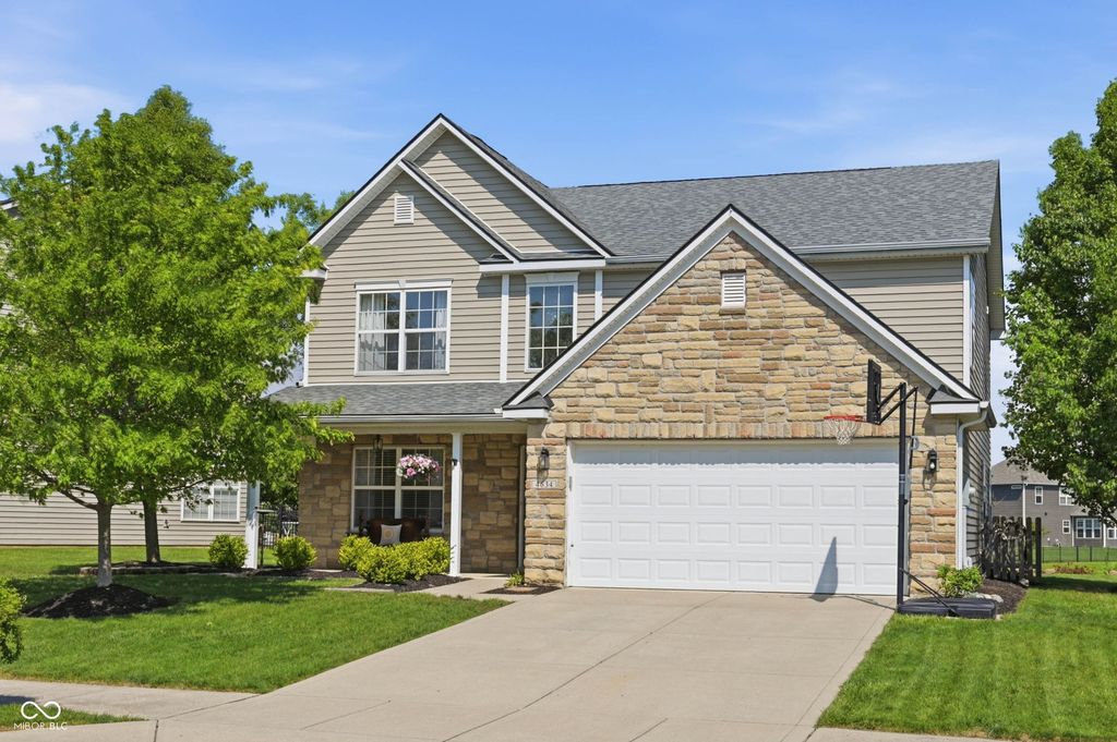 4634 Amesbury Place, Westfield, IN 46062