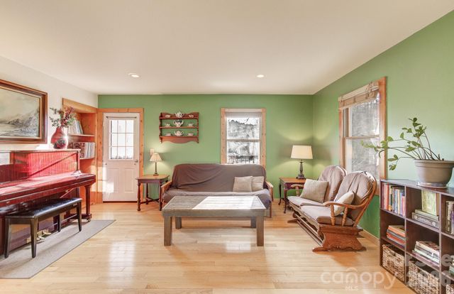 92 Arrowood Road, Weaverville, NC 28787