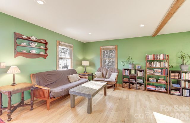 92 Arrowood Road, Weaverville, NC 28787