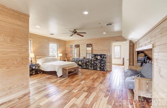 92 Arrowood Road, Weaverville, NC 28787